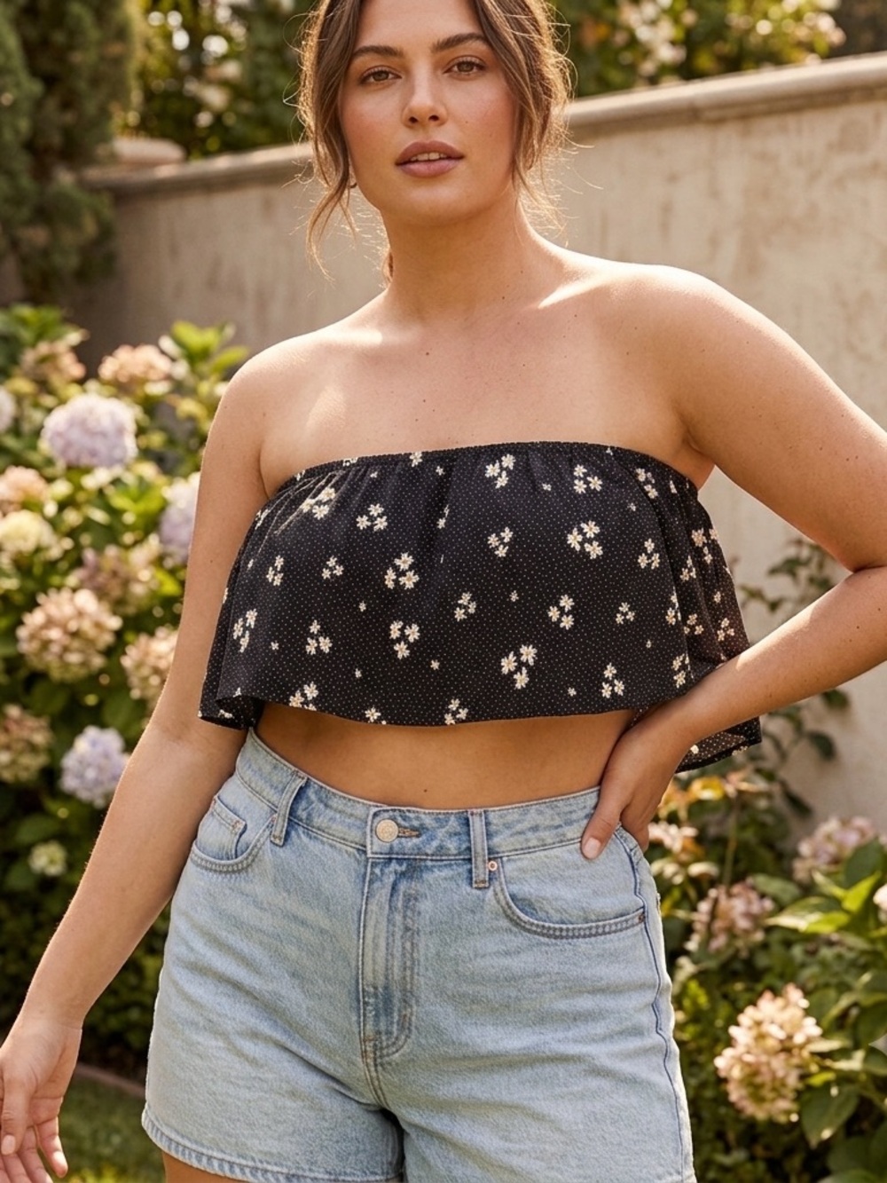 American Eagle Floral Daisy Print Ruffled Strapless Bandeau Crop Top. Size Large